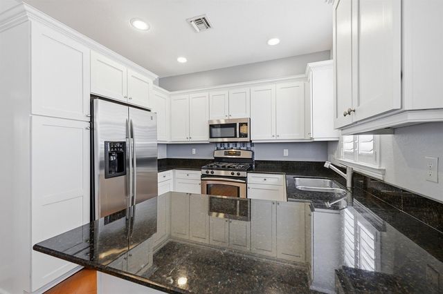 542 NE 7th Avenue Unit 2, Fort Lauderdale, FL 33301