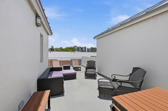 542 NE 7th Avenue Unit 2, Fort Lauderdale, FL 33301