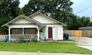 2207 N Elm Street, Denton, TX 76201