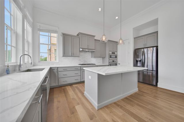 2705 Maxroy Street, Houston, TX 77007