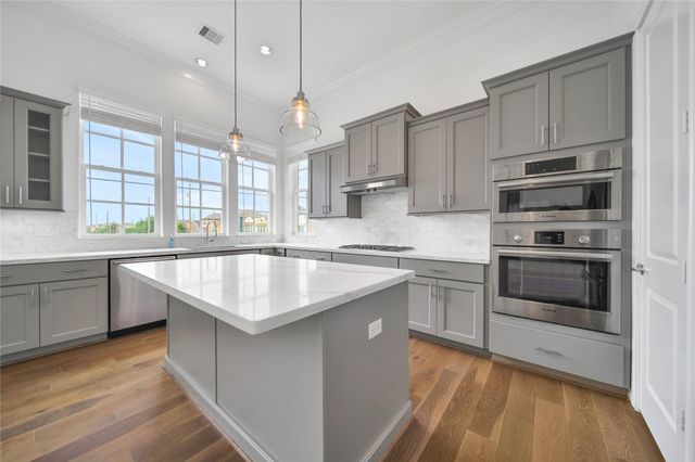 2705 Maxroy Street, Houston, TX 77007
