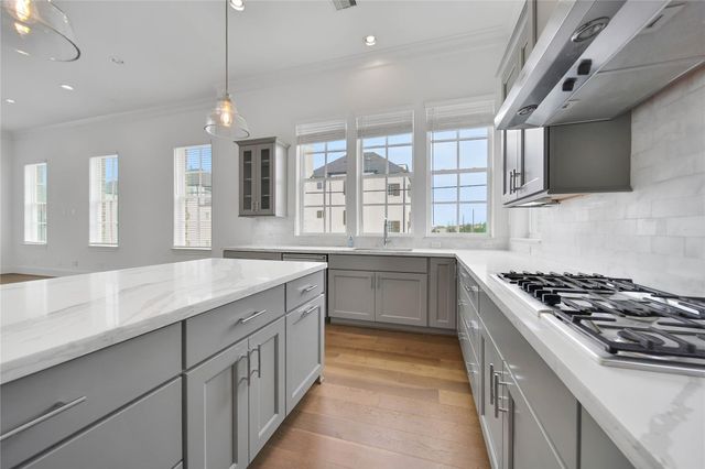2705 Maxroy Street, Houston, TX 77007