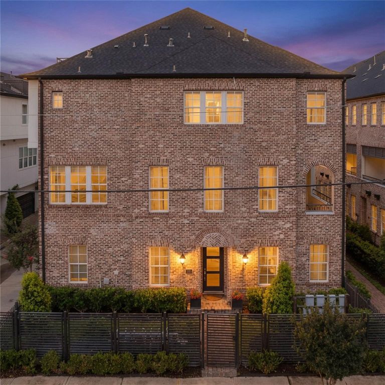 2705 Maxroy Street, Houston, TX 77007