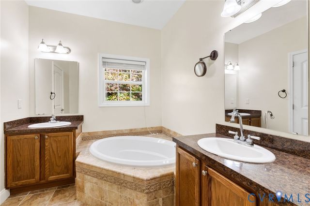 4820 Journeys End Est, Goochland, VA 23063