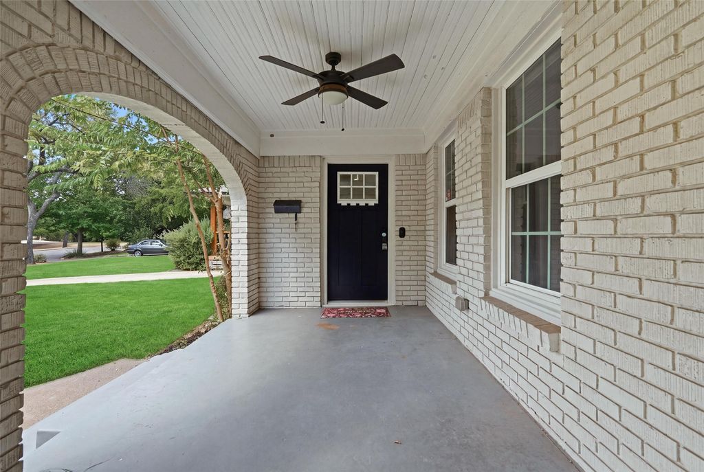1319 Lansford Avenue, Dallas, TX 75224 — photo 2