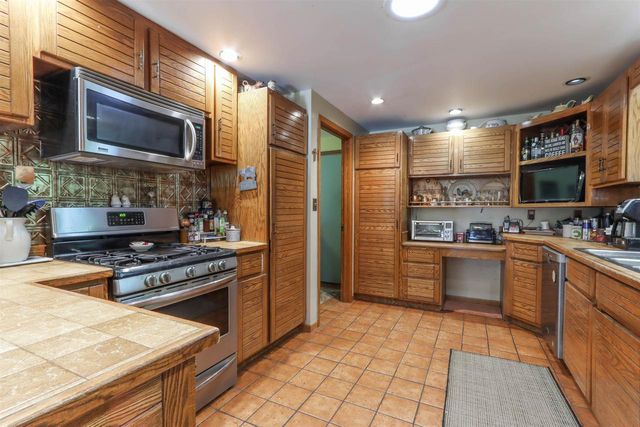 9354 COUNTY ROAD KK, Amherst Jct, WI 54407