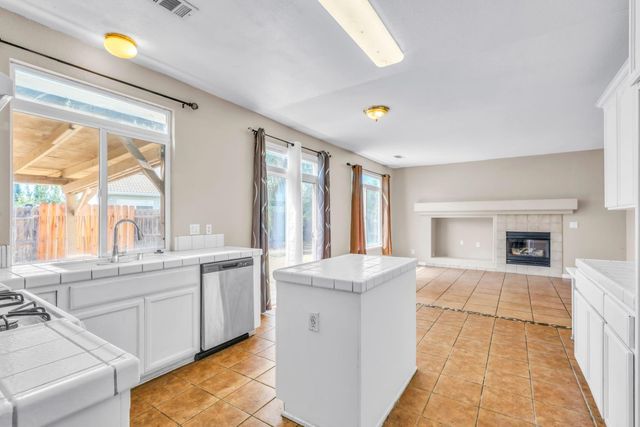2814 Etcheverry Dr, Stockton, CA 95212
