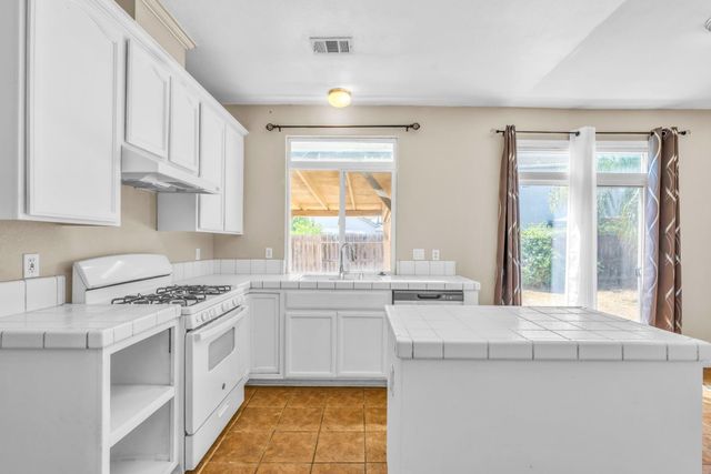 2814 Etcheverry Dr, Stockton, CA 95212