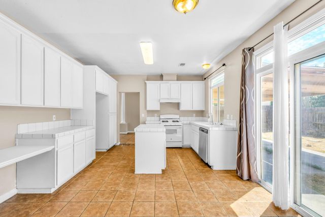 2814 Etcheverry Dr, Stockton, CA 95212