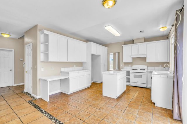 2814 Etcheverry Dr, Stockton, CA 95212