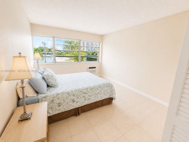 220 Kings Point Drive 211, Sunny Isles Beach, FL 33160