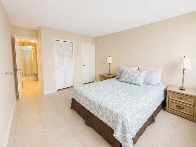 220 Kings Point Drive 211, Sunny Isles Beach, FL 33160