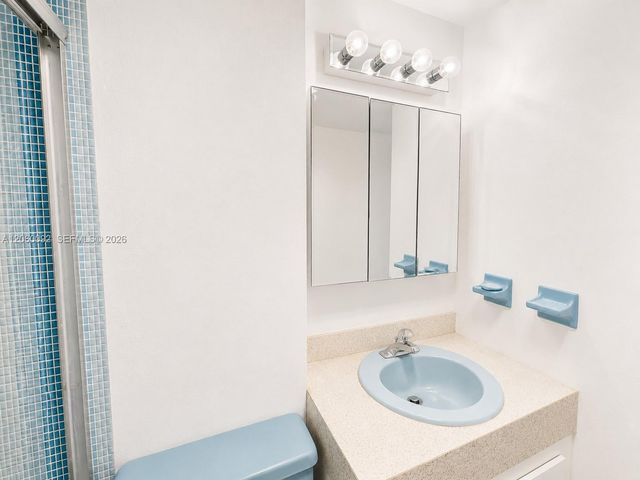 220 Kings Point Drive 211, Sunny Isles Beach, FL 33160