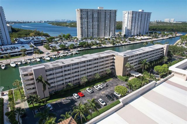 220 Kings Point Drive 211, Sunny Isles Beach, FL 33160