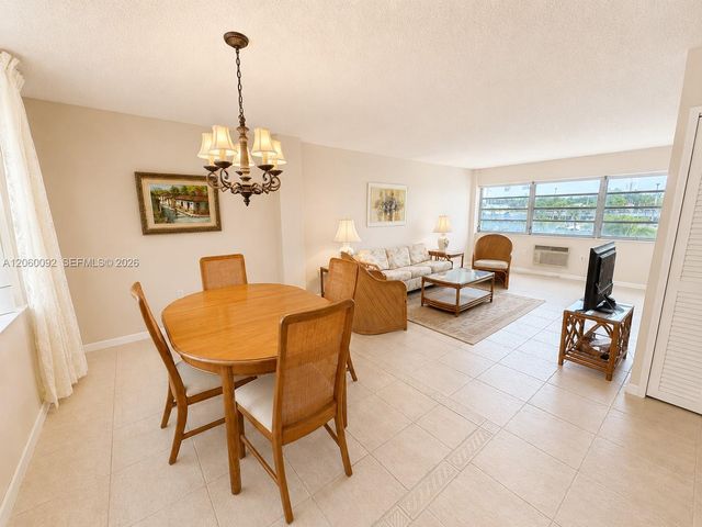 220 Kings Point Drive 211, Sunny Isles Beach, FL 33160