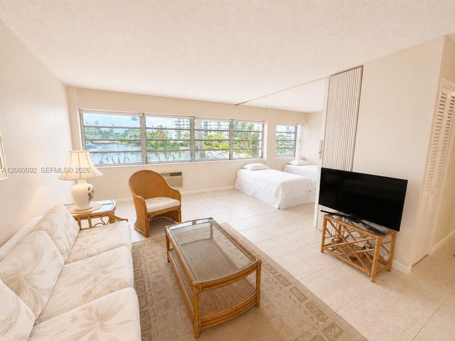 220 Kings Point Drive 211, Sunny Isles Beach, FL 33160