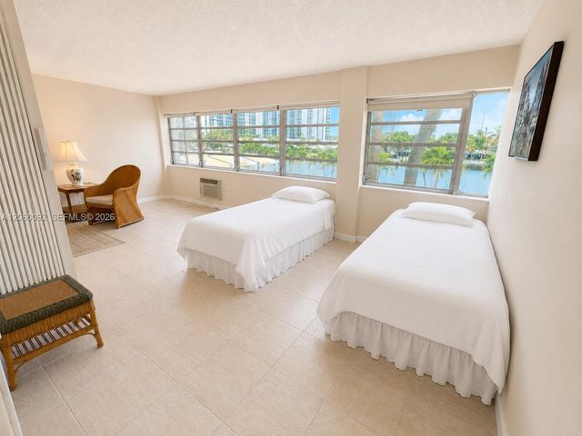 220 Kings Point Drive 211, Sunny Isles Beach, FL 33160