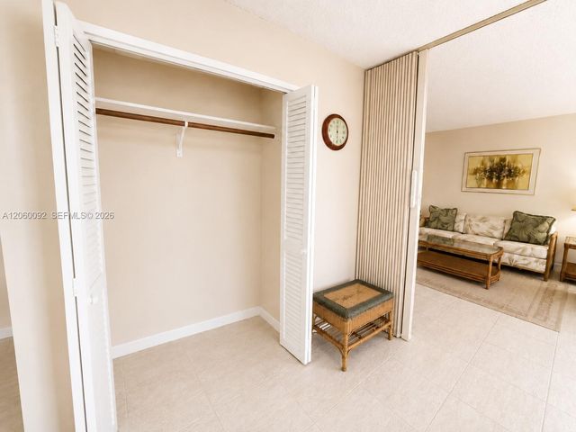 220 Kings Point Drive 211, Sunny Isles Beach, FL 33160