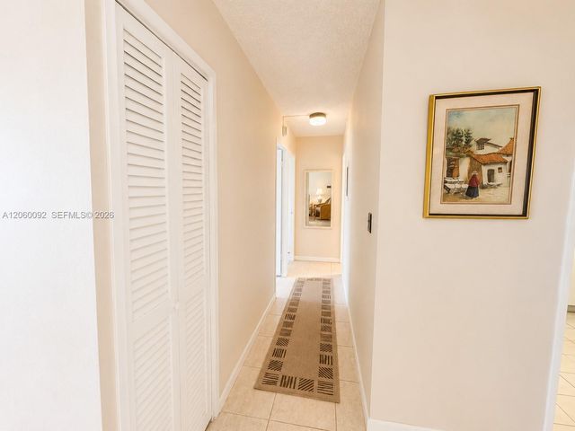 220 Kings Point Drive 211, Sunny Isles Beach, FL 33160
