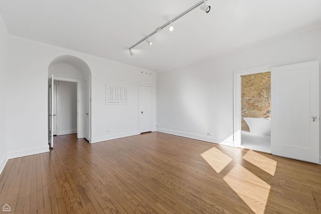 5715 S Kenwood Avenue 6N, Chicago, IL 60637