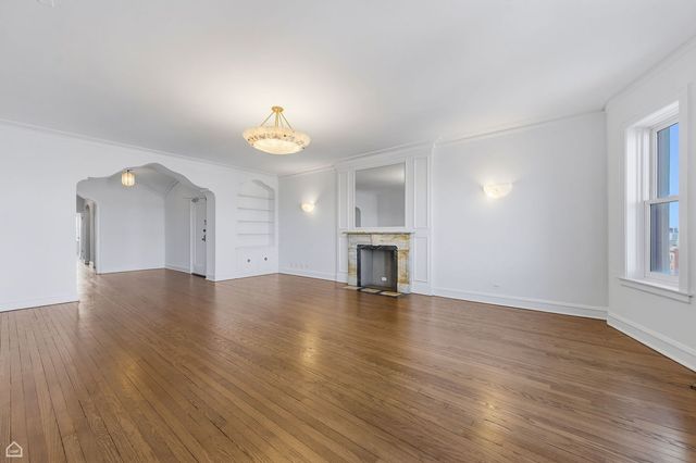 5715 S Kenwood Avenue 6N, Chicago, IL 60637