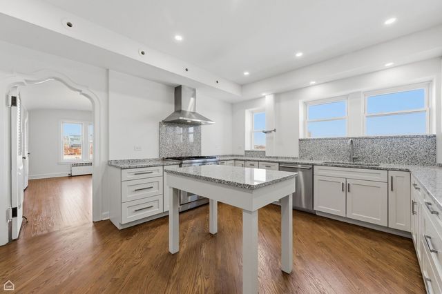 5715 S Kenwood Avenue 6N, Chicago, IL 60637