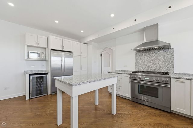 5715 S Kenwood Avenue 6N, Chicago, IL 60637
