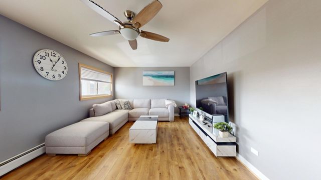 670 Marilyn Avenue 203, Glendale Heights, IL 60139