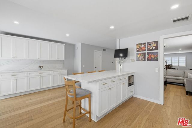6206 Hesperia Avenue, Los Angeles, CA 91316