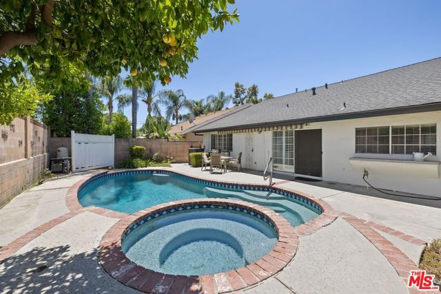 6206 Hesperia Avenue, Los Angeles, CA 91316