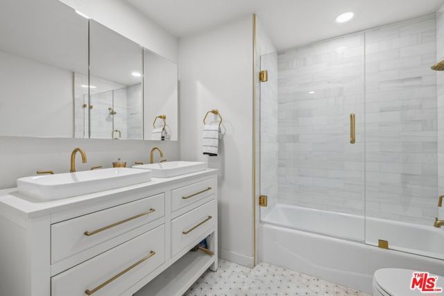 6206 Hesperia Avenue, Los Angeles, CA 91316