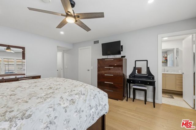 6206 Hesperia Avenue, Los Angeles, CA 91316