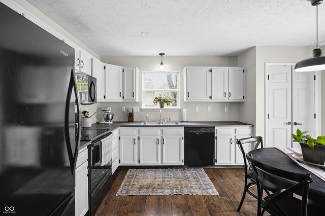 434 Driftwood Court, Franklin, IN 46131