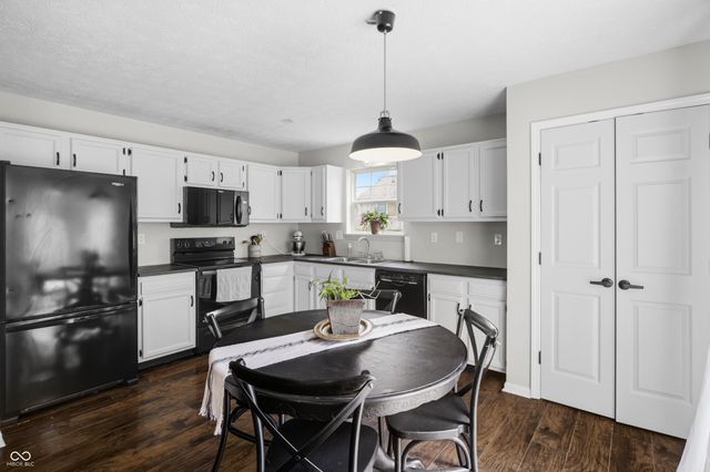 434 Driftwood Court, Franklin, IN 46131