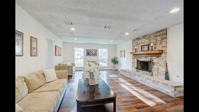 3610 Stoney Oak Drive, Houston, TX 77068