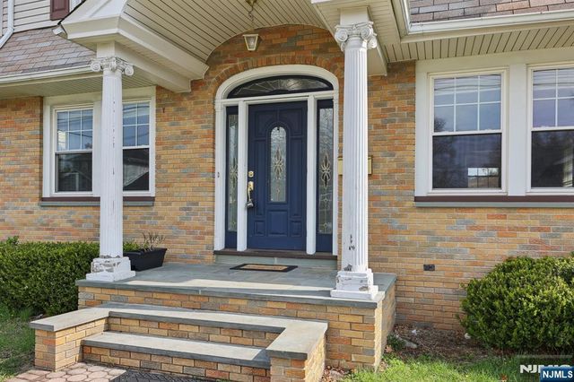 48 Marinus Street, Rochelle Park, NJ 07662