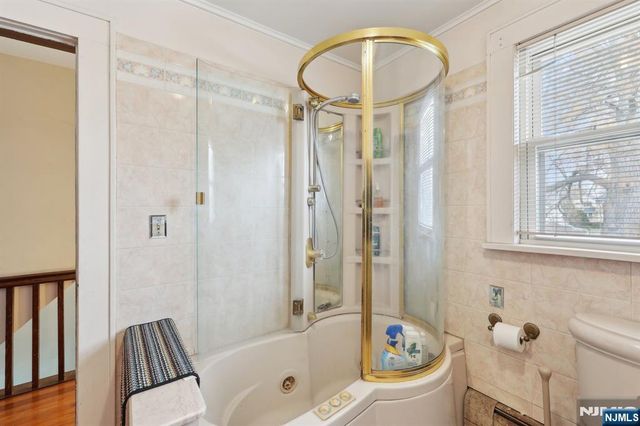 48 Marinus Street, Rochelle Park, NJ 07662