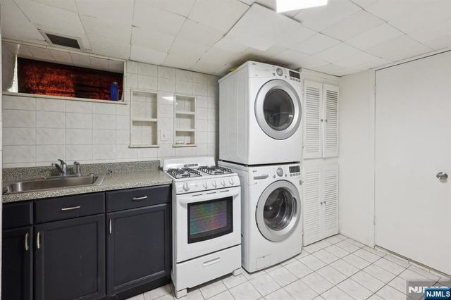 48 Marinus Street, Rochelle Park, NJ 07662