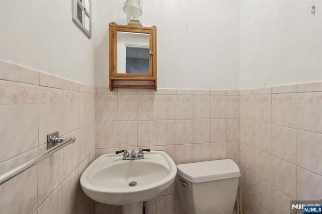 48 Marinus Street, Rochelle Park, NJ 07662