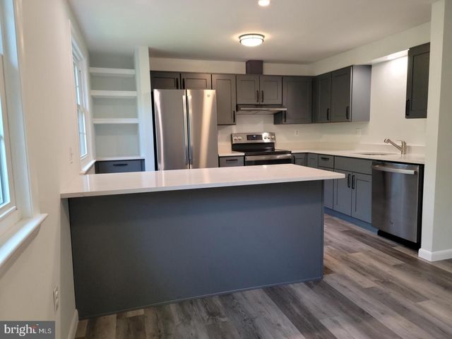 6220 HILLSIDE, Springfield, VA 22152