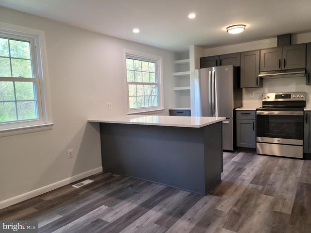6220 HILLSIDE, Springfield, VA 22152