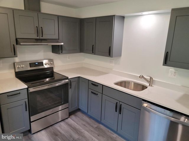 6220 HILLSIDE, Springfield, VA 22152