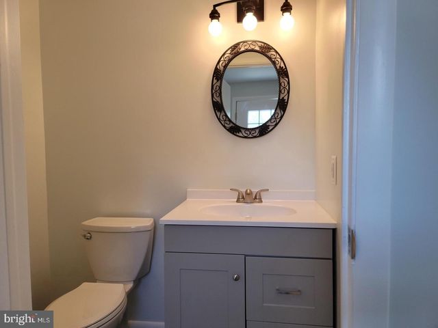6220 HILLSIDE, Springfield, VA 22152