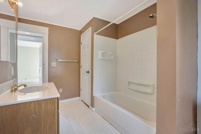 111 S Edgewood Avenue, Hamilton, OH 45013