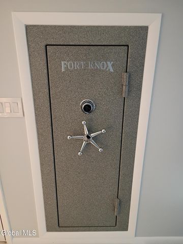 15 Maywood Drive, Glenville, NY 12302