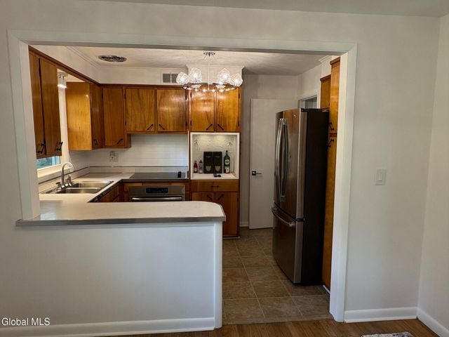 15 Maywood Drive, Glenville, NY 12302