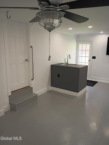 15 Maywood Drive, Glenville, NY 12302