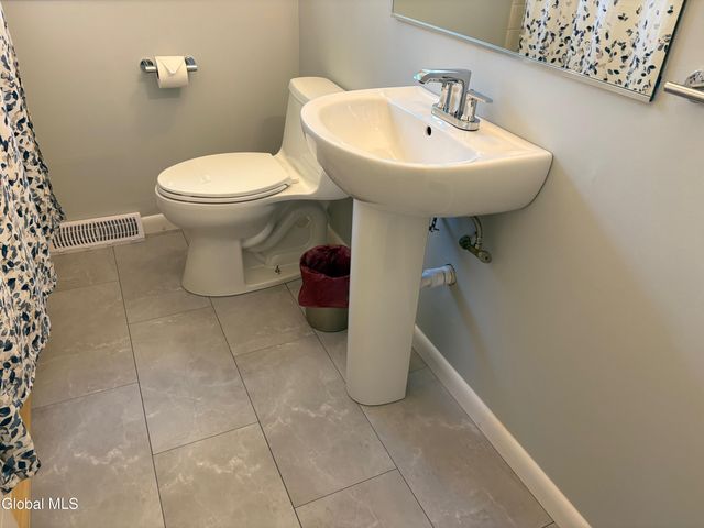 15 Maywood Drive, Glenville, NY 12302