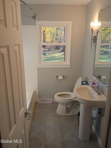 15 Maywood Drive, Glenville, NY 12302