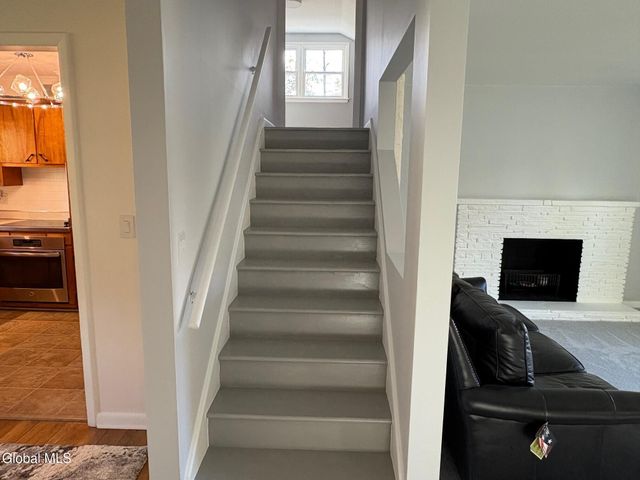 15 Maywood Drive, Glenville, NY 12302